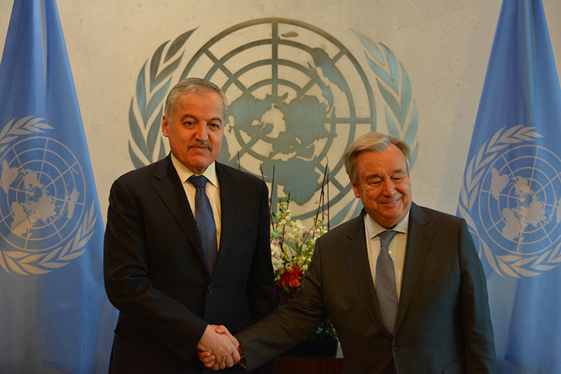Глава МИД Таджикистана провел встречу с Генсеком ООН