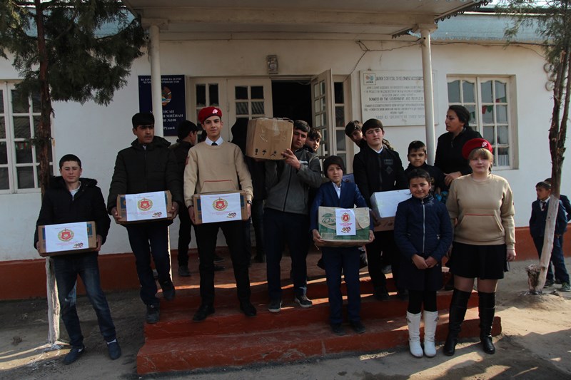 Сельская школа Дайработа получила книги от патриотического движения «Юнармия»