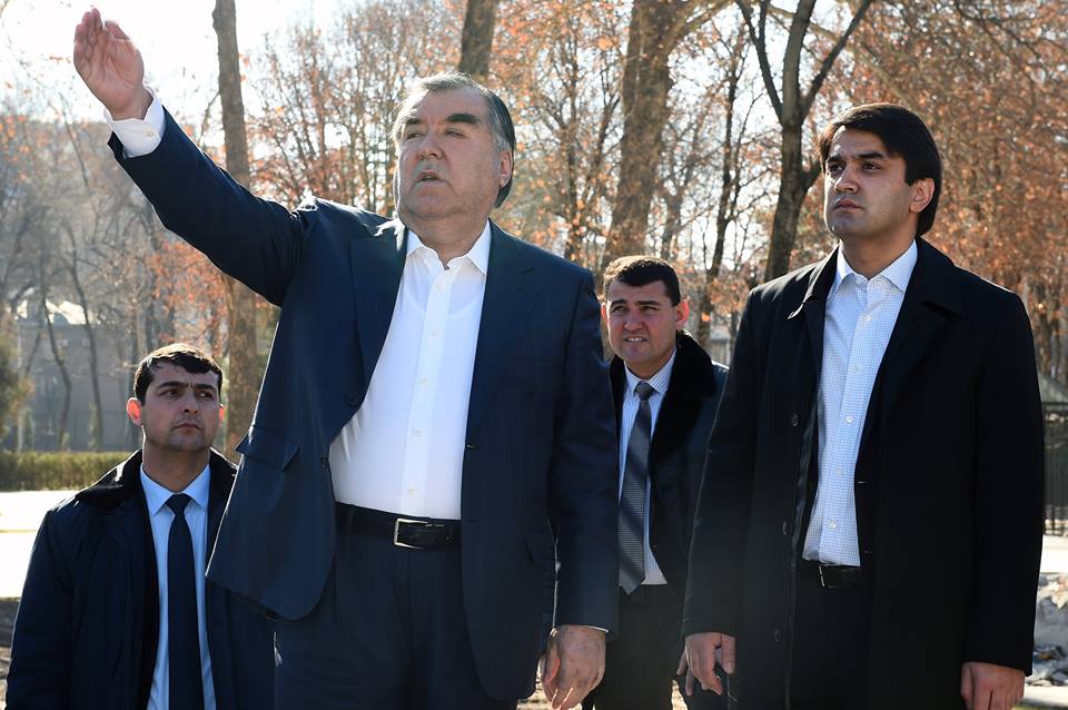 Таджикский бизнесмен и политик написали книгу об Эмомали Рахмоне