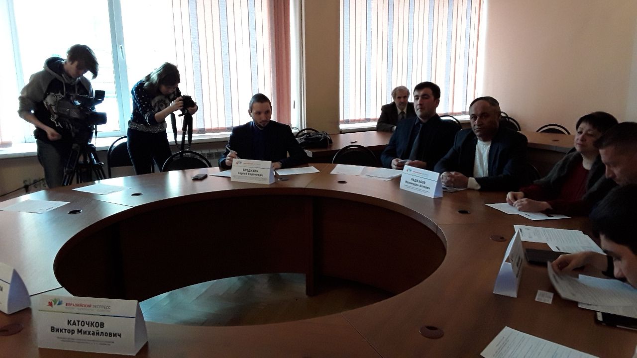 «Евразийский экспресс» презентовал в Душанбе конкурс молодежных проектов