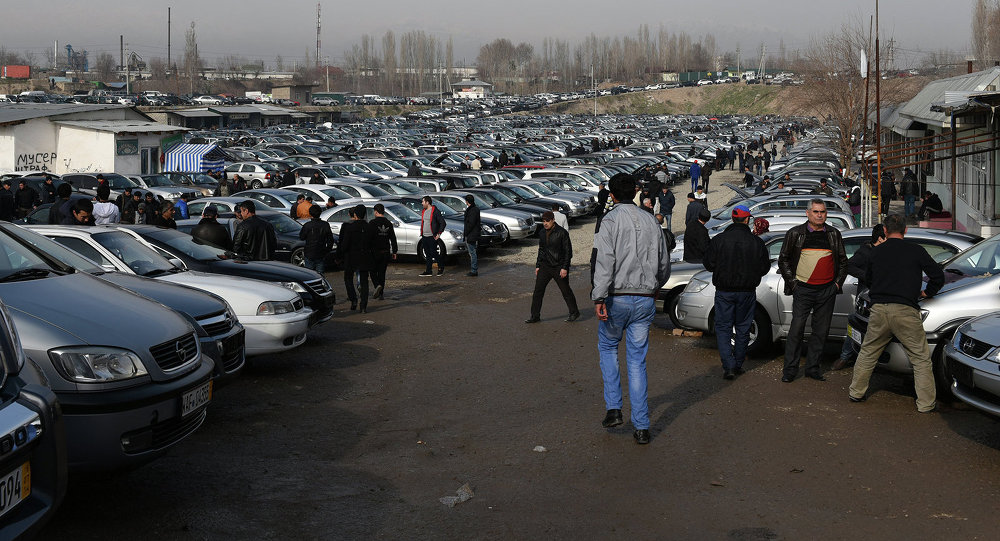 В Таджикистане запретят импорт автотранспорта до 2005 года выпуска