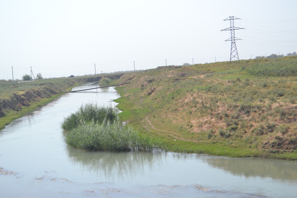 Узбекистан начал давать воду для зимнего полива земель Таджикистана