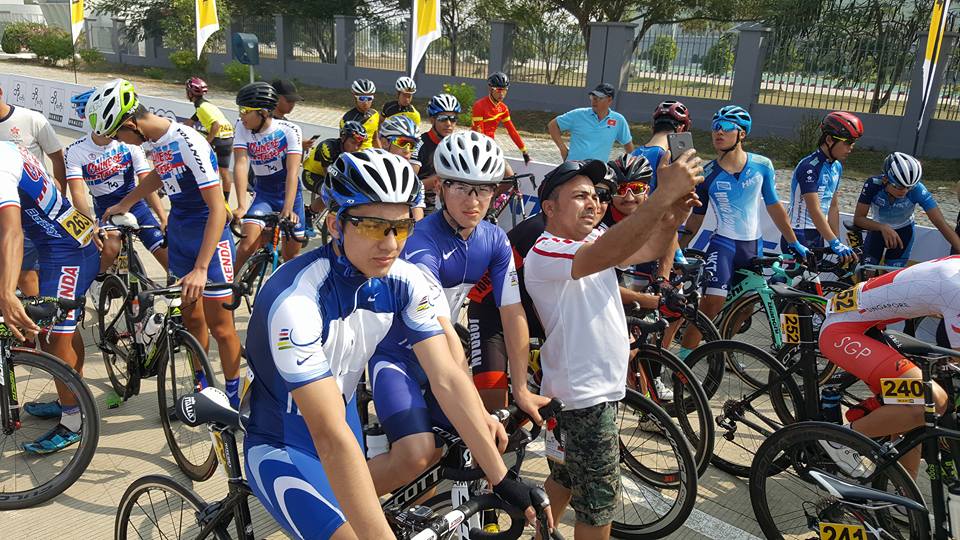 Таджикские велосипедисты впервые приняли участие в чемпионате Азии