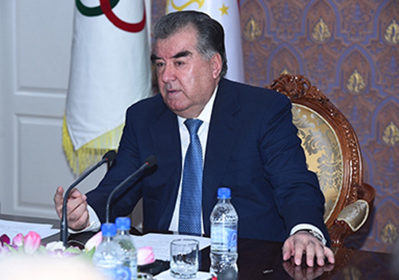 Эмомали Рахмон раскритиковал деятельность национальных спортивных федераций