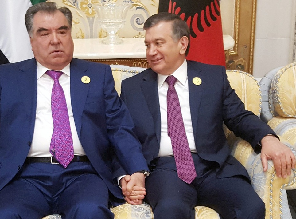 Города Таджикистана и Узбекистана свяжут самолетами, поездами и автобусами