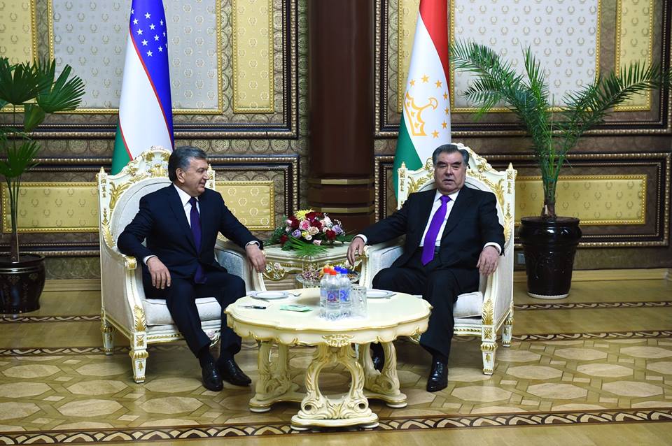 Таджикистан и Узбекистан намерены увеличить товарооборот до 1 млрд. долларов