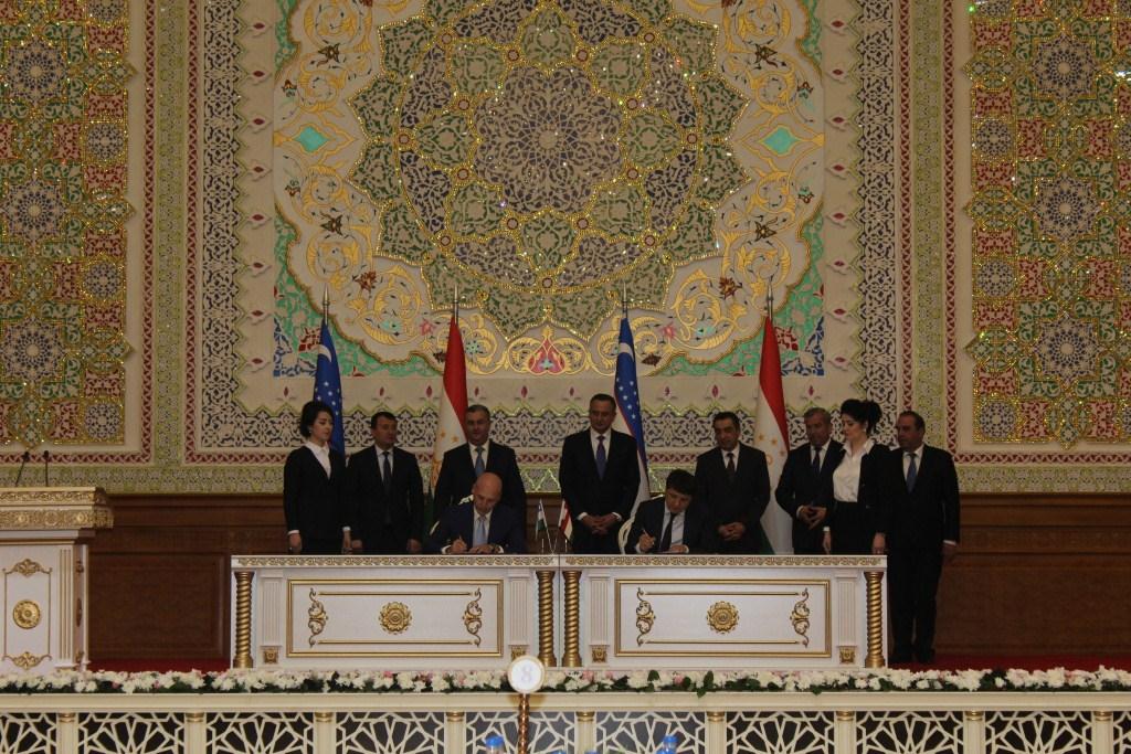 Таджикские и узбекские бизнесмены подписали соглашения на 620 млн долларов
