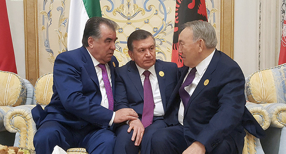 Эмомали Рахмон, Шавкат Мириёев и Нурсултан Назарбаев на саммите «Совет сотрудничества арабских государств — США» в Эр-Рияде, май 2017 года