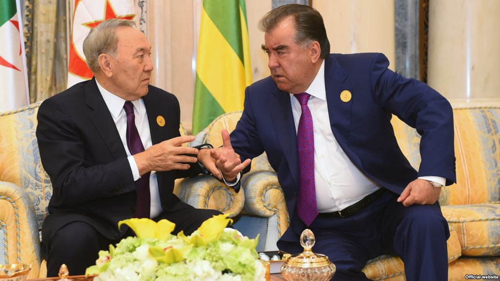Миграция, экономика, реадмиссия. Что будут обсуждать Рахмон и Назарбаев?
