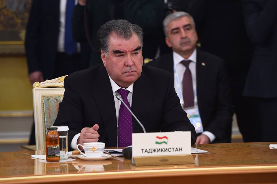 Эмомали Рахмон: Таджикистан никогда не оставит своих соседей без воды