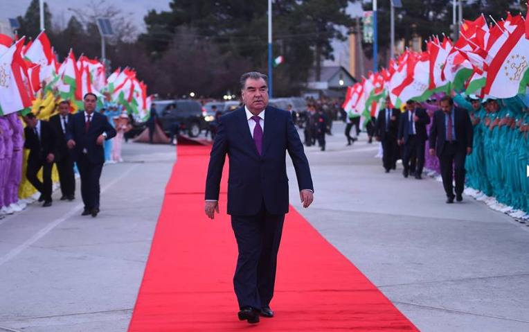 Эмомали Рахмон рассказал пенджикентцам о значении визита Мирзиёева в Таджикистан