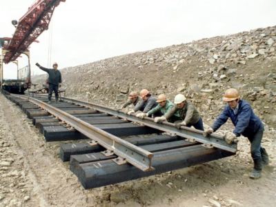 Правительство изучает проект маршрута таджикского участка международного железнодорожного проекта