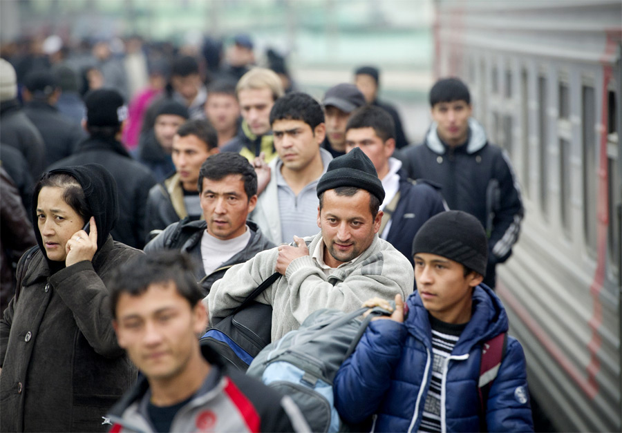 Миграционная служба: поток трудовой миграции в Россию снижается