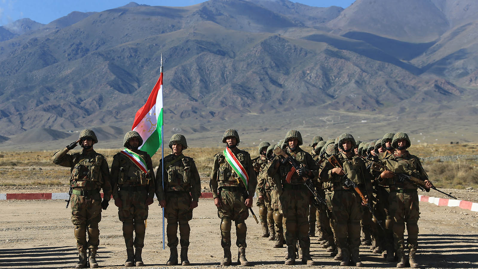 Таджикистан и Узбекистан впервые в истории проведут совместные военные учения