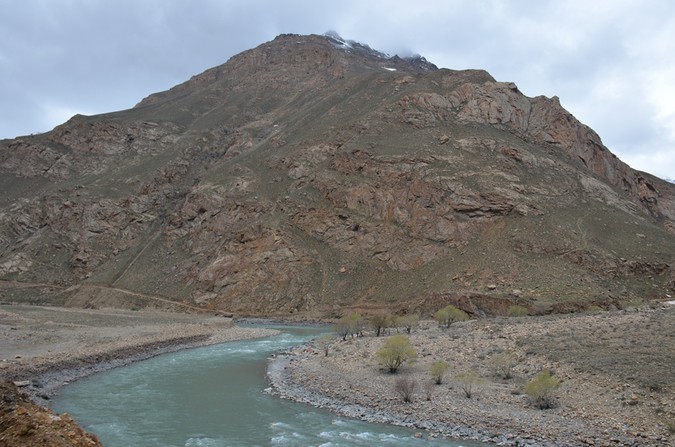 На таджикско-афганской границе конфискованы очередные партии наркотиков