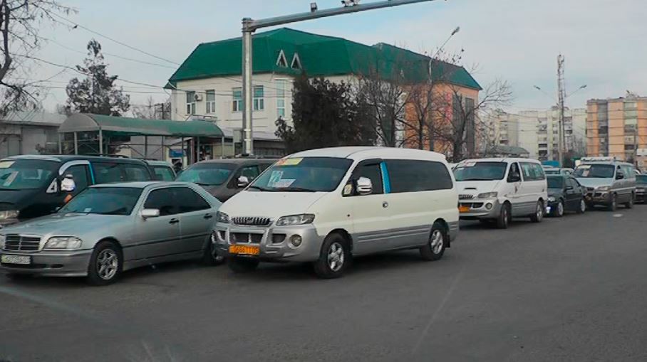До 1 мая с улиц Душанбе уберут «Старексы»