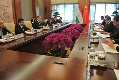 Главы МИД Таджикистана и Китая обсудили перспективы таджикско-китайского сотрудничества