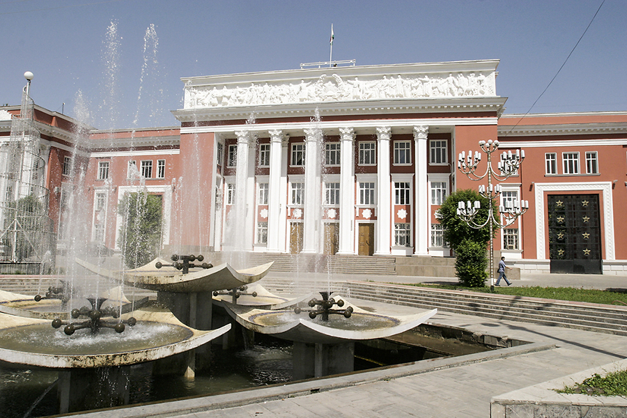 Сессия верхней палаты и совместное заседание обоих палат парламента Таджикистана состоятся в один день