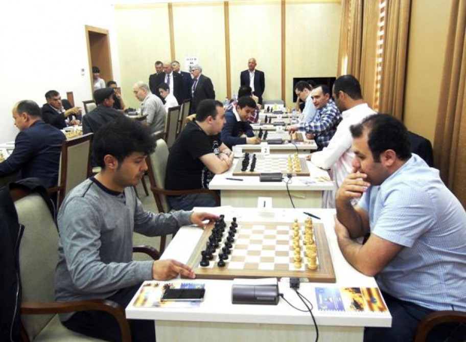 Таджикский шахматист Тимур Исмаилов получил приз в Ташкенте