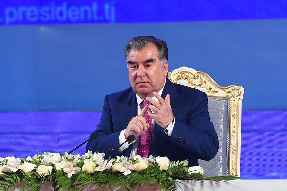 Эмомали Рахмон призвал народ Таджикистан провести месяц Рамазан экономно