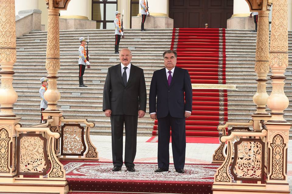 Лукашенко: Я очень хочу, чтобы Таджикистан стал в ряд самых развитых стран