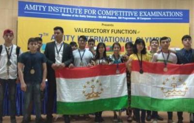 Таджикские школьники завоевали 12 золотых медалей на международной олимпиаде в Индии
