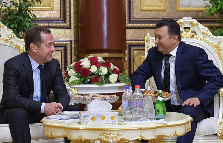 Медведев прибыл с визитом в Душанбе