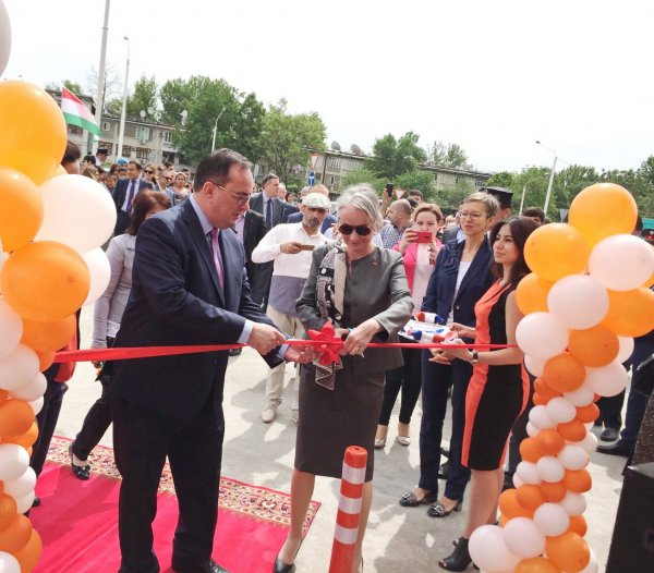 В Душанбе открылся маленький «брат» Ашана – супермаркет “Би1”