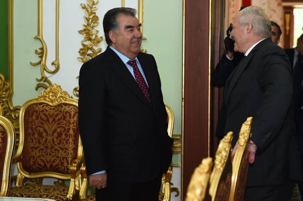 Рахмон показал Лукашенко красоты Варзоба