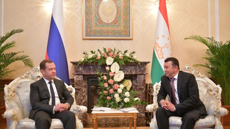 Медведев: Тенденцию роста таджикско-российского товарооборота нужно закрепить