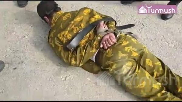В распоряжении Turmush оказались видеоматериалы с обезвреживания и задержания военнослужащих Таджикистана на границе в Лейлекском районе.