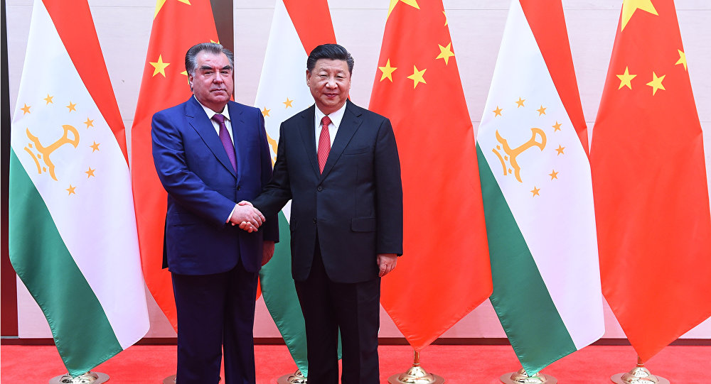 Рахмон поблагодарил Си Цзиньпина за вклад в развитие Таджикистана