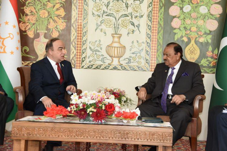 Мамнун Хусейн обсудил с таджикскими властями сотрудничество Таджикистана и Пакистана