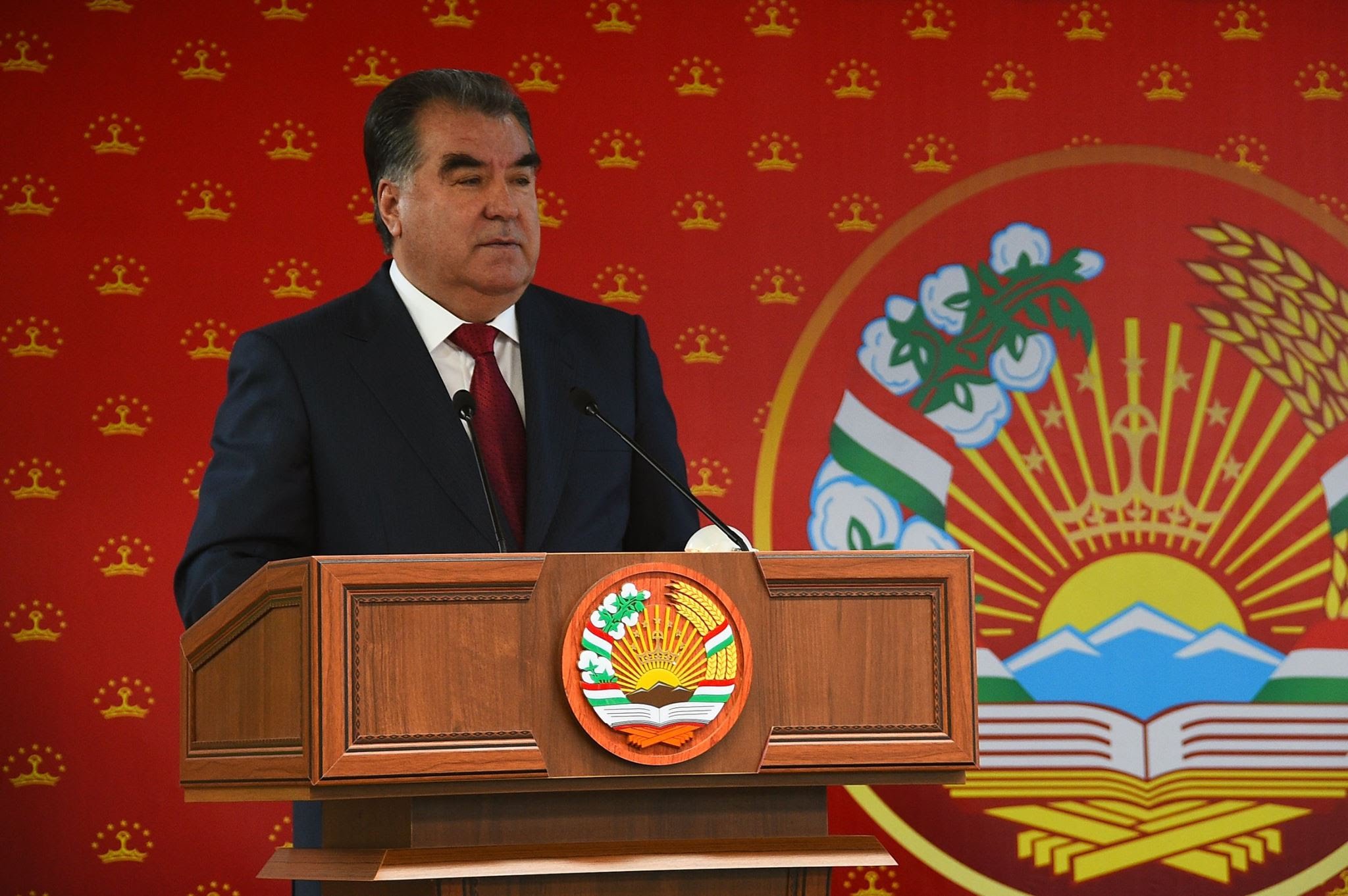 Эмомали Рахмон призвал жителей Шахристана укреплять дружбу с Узбекистаном
