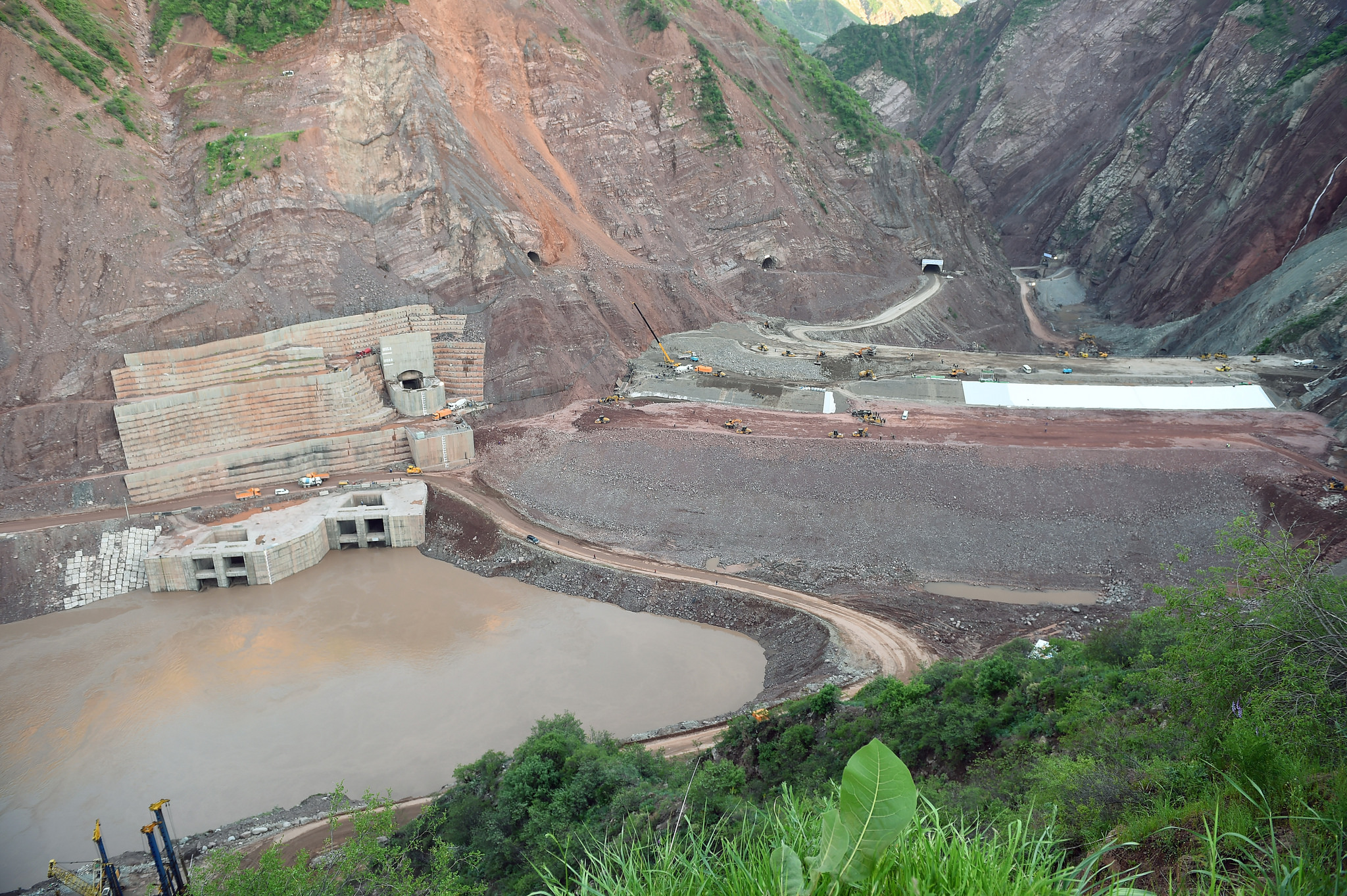 Всемирный банк не будет финансировать строительство Рогунской ГЭС