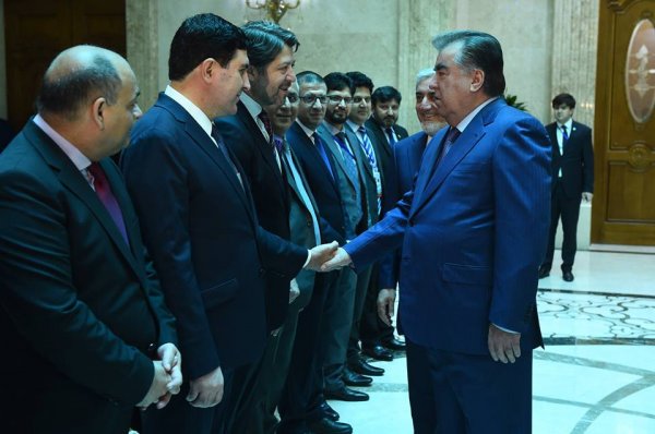 Таджикистан обещает подготовить для Афганистана специалистов в энергетике и медиков