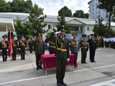 В Душанбе прошла церемония вручения дипломов 120 выпускникам Высшего пограничного института