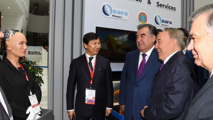 Назарбаев показал Жээнбекову, Мирзиееву и Рахмону Международный финансовый центр «Астана»
