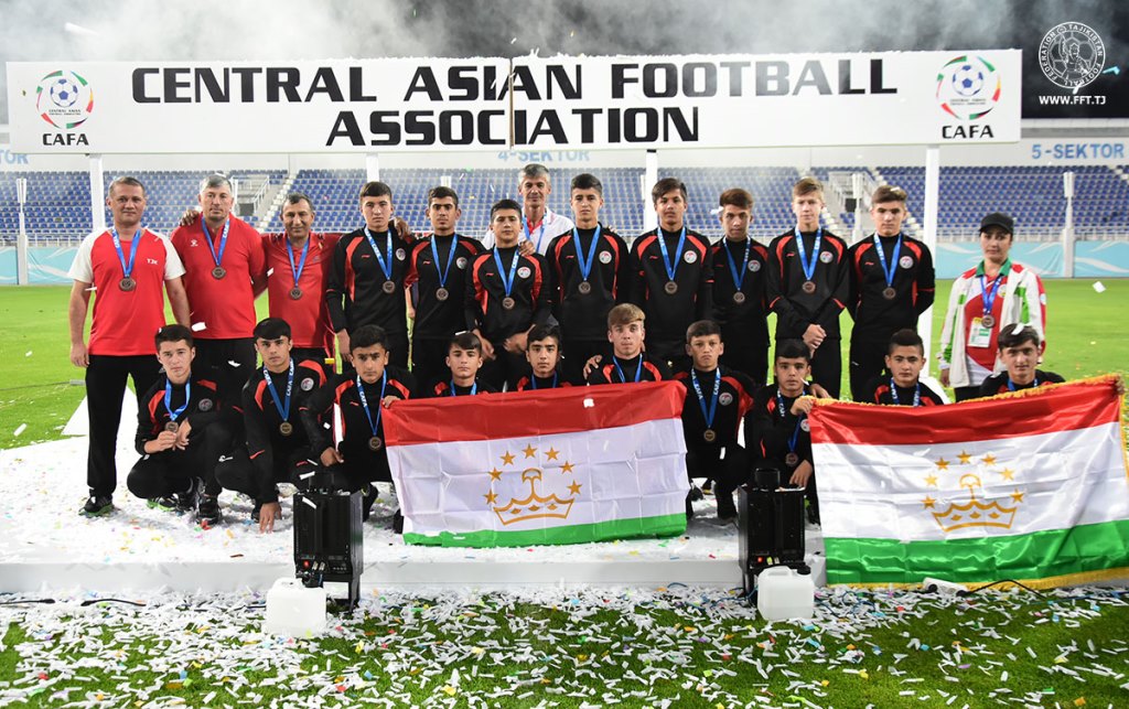 Юные таджикские футболисты стали бронзовыми призерами чемпионата CAFA