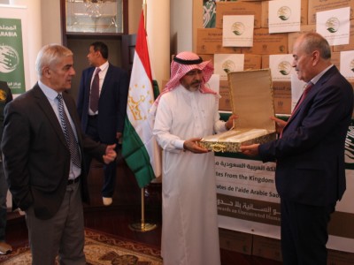 Саудовская Аравия передала Таджикистану 50 тонн фиников