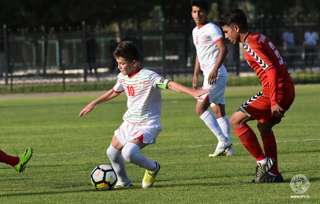 Юные таджикские футболисты на чемпионате CAFA крупно обыграли афганских сверстников