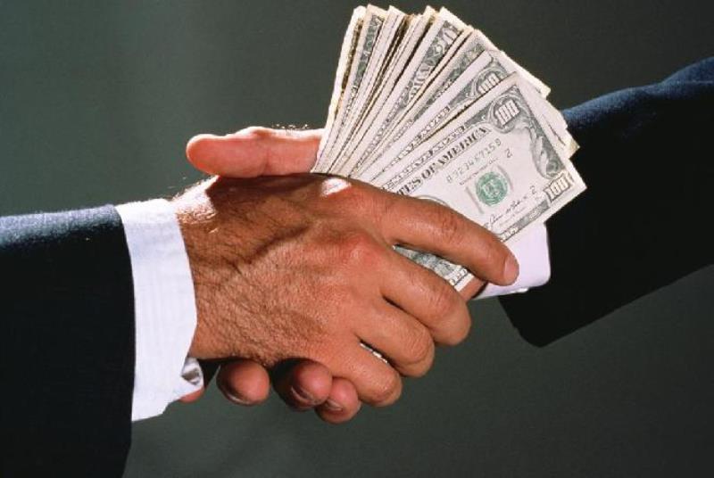 Таджикские власти заверяют: рост коррупции в обществе не связан с низкими зарплатами