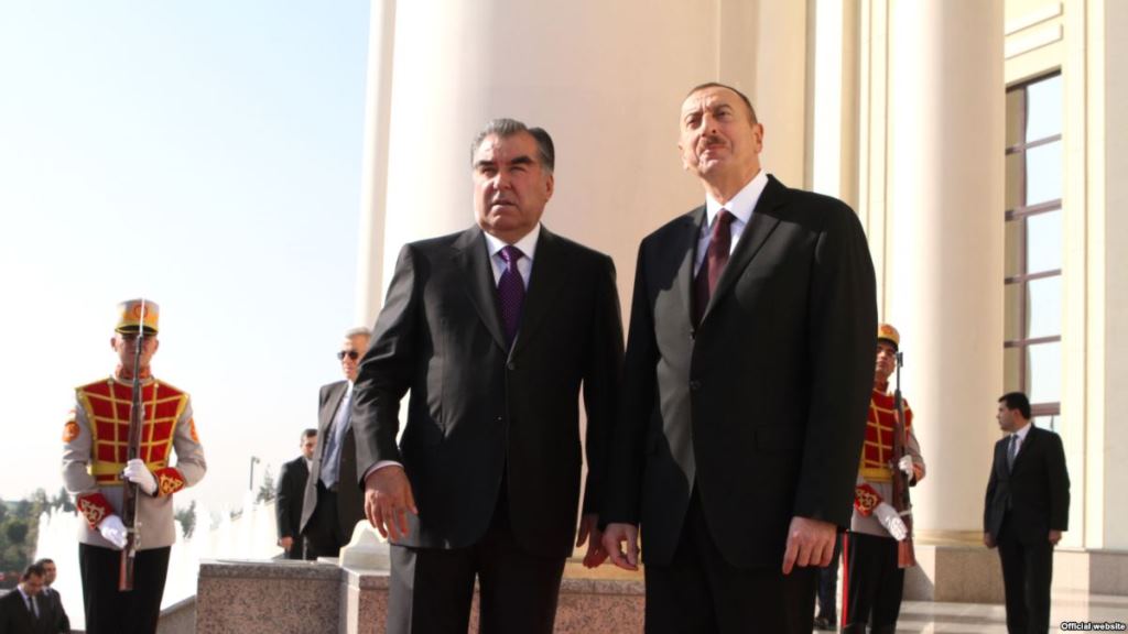 Таджикский алюминий может стать одной из главных тем визита Эмомали Рахмона в Баку