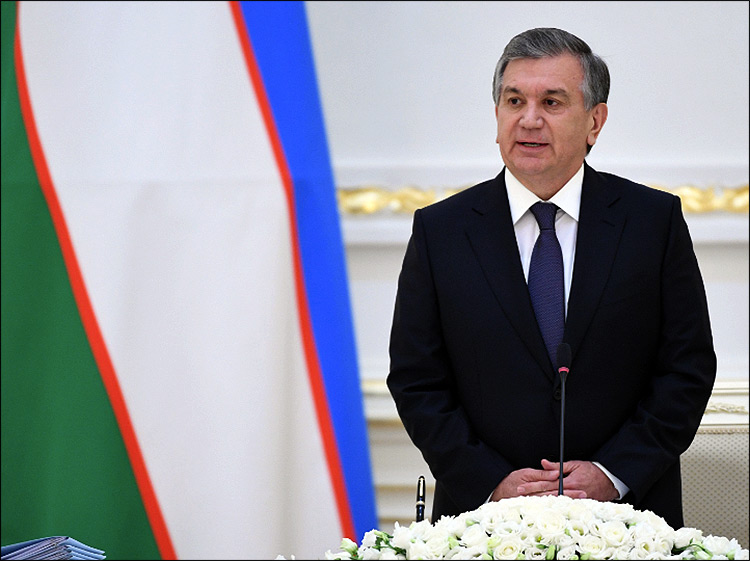 Шавкат Мирзиёев наградил граждан Таджикистана