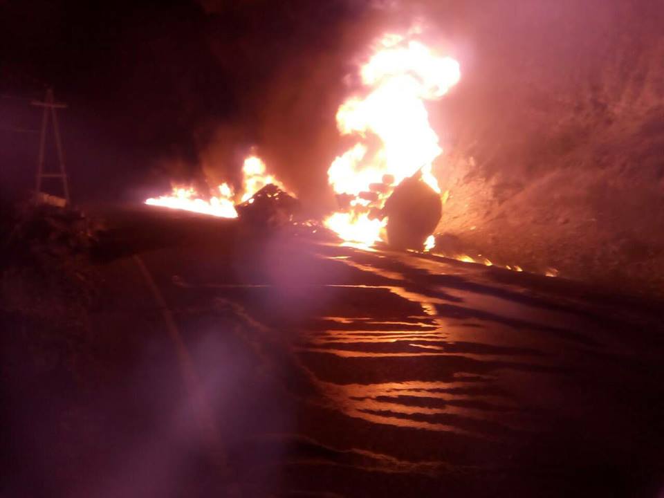ЧП на трассе Душанбе-Худжанд: автоцистерна сгорела, погибли два человека
