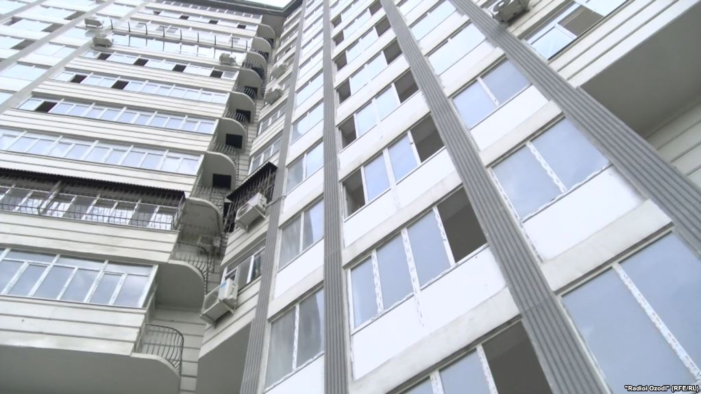 В Душанбе подозреваемый в терроризме сбросился с многоэтажки