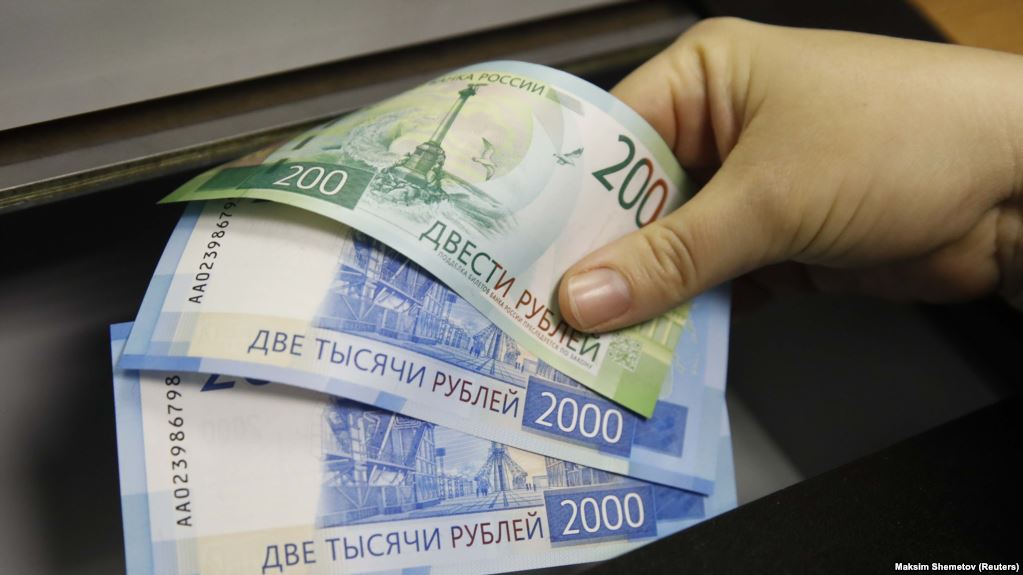 В Согде задержан продавец машины по обвинению в получении российских рублей