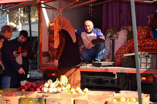 В Душанбе открылись ярмарки сельхозпродукции. Цены низкие