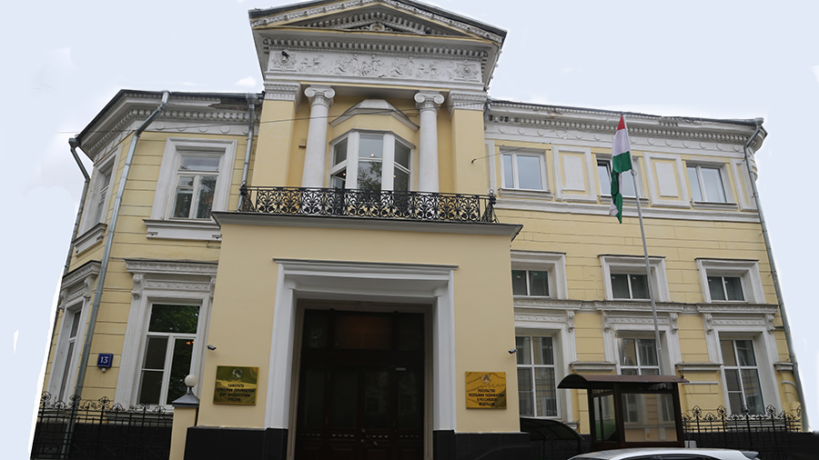 При таджикских посольствах за рубежом появятся торгпреды