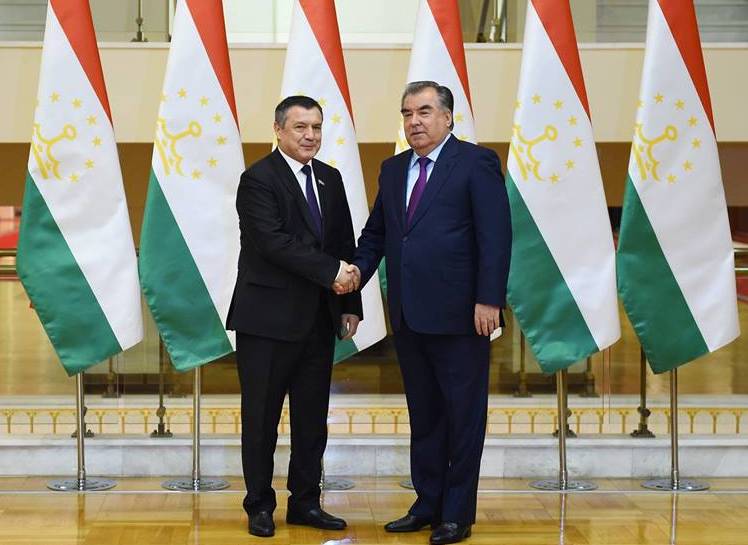 Спикер парламента Узбекистана поздравил Эмомали Рахмона с пуском первого агрегата Рогунской ГЭС